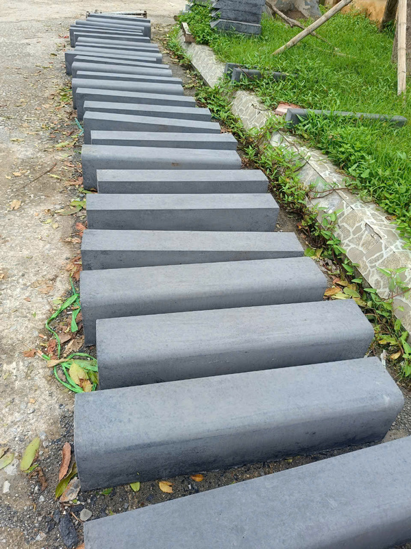Bó vỉa bê tông 18x22x100cm - Gạch Bắc Việt - Công Ty Cổ Phần Tư Vấn Và Xây Dựng Hạ Tầng Kỹ Thuật Bắc Việt